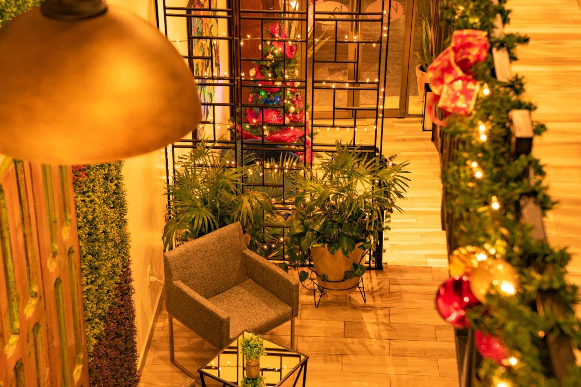 Na Hotel ซานกริสโตบัล เด ลาสกาซาส ภายนอก รูปภาพ